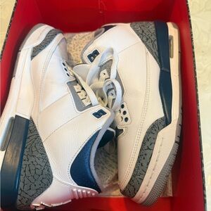Jordan Air 3 Retro in White and Midnight Navy